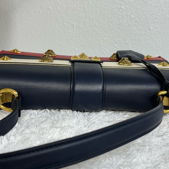 Gucci Animalier Lock Leather Shoulder Bag - Picture 7 of 17